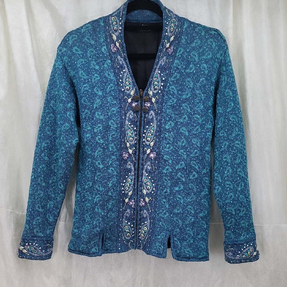 Vintage Embroidered Floral Sweater Icelandic Design Granny Cottage Core